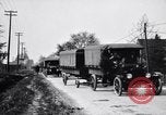 Immagine di Caravan di veicoli Ford Detroit Michigan USA, 1926, secondo 11 filmato di repertorio 65675030058