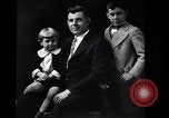 Immagine di Ritratto di gruppo Detroit Michigan USA, 1952, secondo 45 filmato di repertorio 65675030069