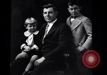 Immagine di Ritratto di gruppo Detroit Michigan USA, 1952, secondo 52 filmato di repertorio 65675030069