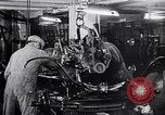 Immagine di Ford auto sulla linea di assemblaggio finale Detroit Michigan USA, 1929, secondo 11 filmato di repertorio 65675030070