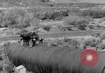 Standbild Ford Model T United States USA, 1920, aus Sekunde 15 historischem Filmmaterial Videoclip 65675030080