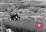 Standbild Ford Model T United States USA, 1920, aus Sekunde 18 historischem Filmmaterial Videoclip 65675030080