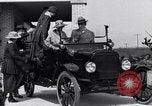 Standbild Ford Model T United States USA, 1920, aus Sekunde 18 historischem Filmmaterial Videoclip 65675030081