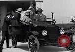 Standbild Ford Model T United States USA, 1920, aus Sekunde 19 historischem Filmmaterial Videoclip 65675030081
