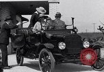 Standbild Ford Model T United States USA, 1920, aus Sekunde 20 historischem Filmmaterial Videoclip 65675030081
