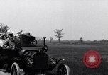 Standbild Ford Model T Auto United States USA, 1923, aus Sekunde 27 historischem Filmmaterial Videoclip 65675030083
