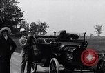 Standbild Ford Model T Auto United States USA, 1923, aus Sekunde 45 historischem Filmmaterial Videoclip 65675030083