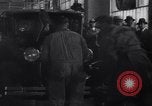 Immagine di Linea di assemblaggio finale United States USA, 1931, secondo 56 filmato di repertorio 65675030121