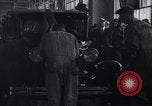 Immagine di Linea di assemblaggio finale United States USA, 1931, secondo 58 filmato di repertorio 65675030121