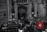 Standbild Henry Ford's Funeral Detroit Michigan USA, 1947, aus Sekunde 22 historischem Filmmaterial Videoclip 65675030126