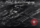 Image La production de bloc moteur V 8 Dearborn Michigan USA, 1941, de la seconde 26 séquences d'archives historiques vidéo 65675030137