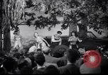 Standbild Ford Cabrio United States USA, 1948, aus Sekunde 16 historischem Filmmaterial Videoclip 65675030142
