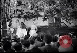Standbild Ford Cabrio United States USA, 1948, aus Sekunde 25 historischem Filmmaterial Videoclip 65675030142