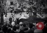 Standbild Ford Cabrio United States USA, 1948, aus Sekunde 59 historischem Filmmaterial Videoclip 65675030142