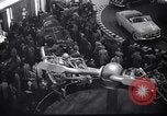 Standbild neues Modell Autos von Ford United States USA, 1948, aus Sekunde 5 historischem Filmmaterial Videoclip 65675030144