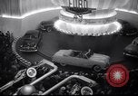 Standbild neues Modell Autos von Ford United States USA, 1948, aus Sekunde 14 historischem Filmmaterial Videoclip 65675030144
