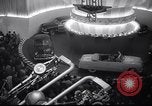 Standbild neues Modell Autos von Ford United States USA, 1948, aus Sekunde 20 historischem Filmmaterial Videoclip 65675030144