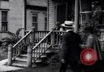 Immagine di Modulare e prefabbricata home edificio dei primi del novecento Bay City Michigan USA, 1919, secondo 29 filmato di repertorio 65675030150