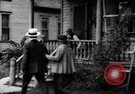Immagine di Modulare e prefabbricata home edificio dei primi del novecento Bay City Michigan USA, 1919, secondo 30 filmato di repertorio 65675030150