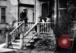 Immagine di Modulare e prefabbricata home edificio dei primi del novecento Bay City Michigan USA, 1919, secondo 45 filmato di repertorio 65675030150
