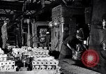 Image les blocs-cylindres Dearborn Michigan USA, 1928, de la seconde 46 séquences d'archives historiques vidéo 65675030164