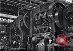 Image façonnant acier Dearborn Michigan USA, 1928, de la seconde 56 séquences d'archives historiques vidéo 65675030170
