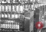 Standbild Raffination Rohbaumwolle United States USA, 1922, aus Sekunde 30 historischem Filmmaterial Videoclip 65675030184