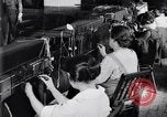 Standbild Baumwolle Webstuhl United States USA, 1922, aus Sekunde 26 historischem Filmmaterial Videoclip 65675030190