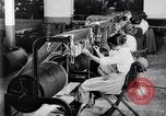 Standbild Baumwolle Webstuhl United States USA, 1922, aus Sekunde 48 historischem Filmmaterial Videoclip 65675030190