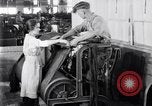 Standbild Baumwolle Webstuhl United States USA, 1922, aus Sekunde 54 historischem Filmmaterial Videoclip 65675030190