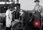 Standbild Baumwolle Webstuhl United States USA, 1922, aus Sekunde 58 historischem Filmmaterial Videoclip 65675030190