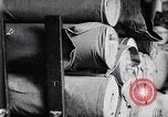 Standbild Baumwolle Webstuhl United States USA, 1922, aus Sekunde 15 historischem Filmmaterial Videoclip 65675030191