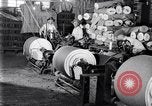 Standbild Baumwolle Webstuhl United States USA, 1922, aus Sekunde 47 historischem Filmmaterial Videoclip 65675030191