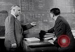 Standbild Sicherheitsmaßnahmen für Ford Motor Michigan United States USA, 1949, aus Sekunde 57 historischem Filmmaterial Videoclip 65675030192