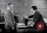 Standbild Sicherheitsmaßnahmen für Ford Motor Michigan United States USA, 1949, aus Sekunde 60 historischem Filmmaterial Videoclip 65675030192