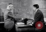 Standbild Sicherheitsmaßnahmen für Ford Motor Michigan United States USA, 1949, aus Sekunde 61 historischem Filmmaterial Videoclip 65675030192