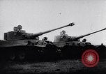 Standbild Deutsche Panzer VI Tiger Panzer Deutschland, 1943, aus Sekunde 12 historischem Filmmaterial Videoclip 65675030196
