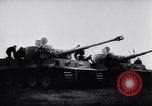 Standbild Deutsche Panzer VI Tiger Panzer Deutschland, 1943, aus Sekunde 15 historischem Filmmaterial Videoclip 65675030196