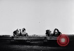 Standbild Deutsche Panzer VI Tiger Panzer Deutschland, 1943, aus Sekunde 16 historischem Filmmaterial Videoclip 65675030196
