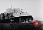 Standbild Deutsche Panzer VI Tiger Panzer Deutschland, 1943, aus Sekunde 35 historischem Filmmaterial Videoclip 65675030196