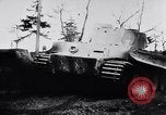 Standbild Deutsche Panzer VI Tiger Panzer Deutschland, 1943, aus Sekunde 44 historischem Filmmaterial Videoclip 65675030196