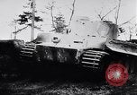 Standbild Deutsche Panzer VI Tiger Panzer Deutschland, 1943, aus Sekunde 45 historischem Filmmaterial Videoclip 65675030196