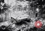 Standbild Deutsche Panzer VI Tiger Panzer Deutschland, 1943, aus Sekunde 54 historischem Filmmaterial Videoclip 65675030196