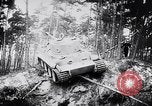 Standbild Deutsche Panzer VI Tiger Panzer Deutschland, 1943, aus Sekunde 55 historischem Filmmaterial Videoclip 65675030196