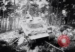 Standbild Deutsche Panzer VI Tiger Panzer Deutschland, 1943, aus Sekunde 58 historischem Filmmaterial Videoclip 65675030196