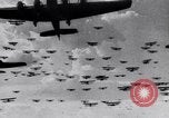 Immagine di Paracadutisti russo Mosca Russia Unione Sovietica, 1942, secondo 13 filmato di repertorio 65675030204