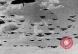 Immagine di Paracadutisti russo Mosca Russia Unione Sovietica, 1942, secondo 14 filmato di repertorio 65675030204