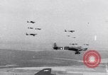 Immagine di Paracadutisti russo Mosca Russia Unione Sovietica, 1942, secondo 45 filmato di repertorio 65675030204