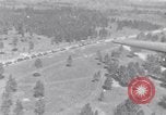 Standbild US Army training Manöver United States USA, 1942, aus Sekunde 1 historischem Filmmaterial Videoclip 65675030205