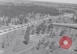Standbild US Army training Manöver United States USA, 1942, aus Sekunde 5 historischem Filmmaterial Videoclip 65675030205